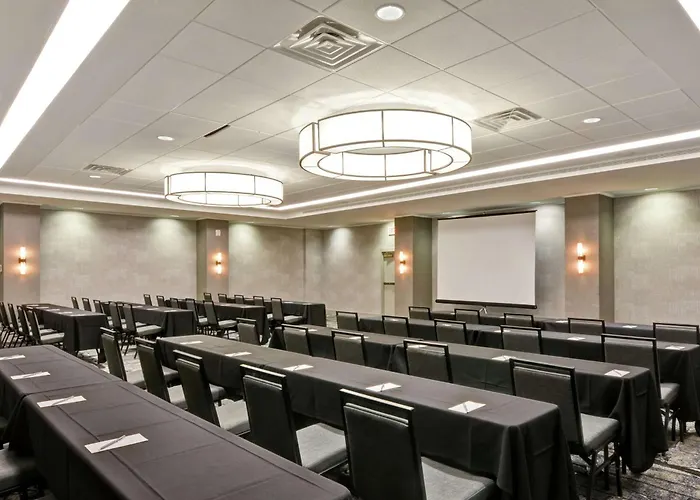 Embassy By Hilton Minneapolis Airport Hotel 4*