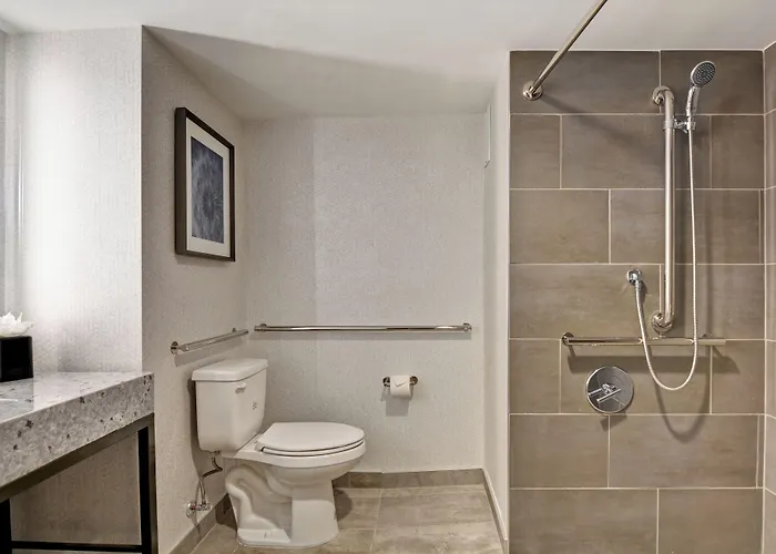 Embassy By Hilton Minneapolis Airport Hotel 4*
