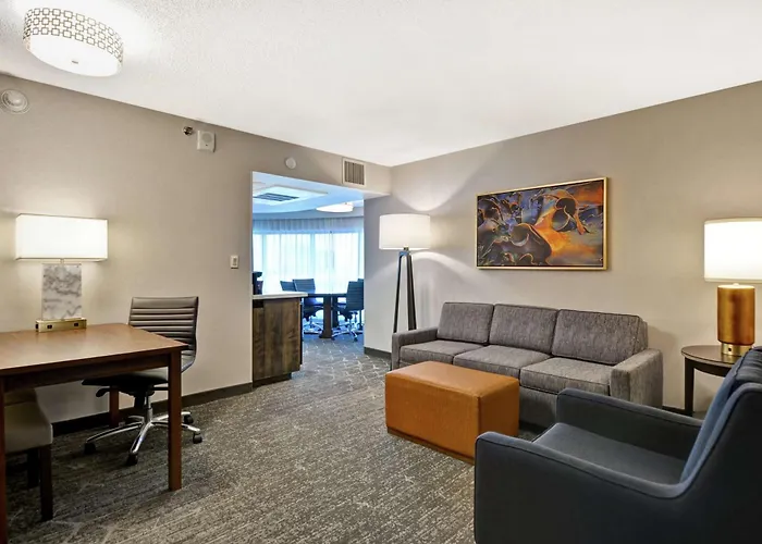 Hotel Embassy By Hilton Minneapolis Airport
