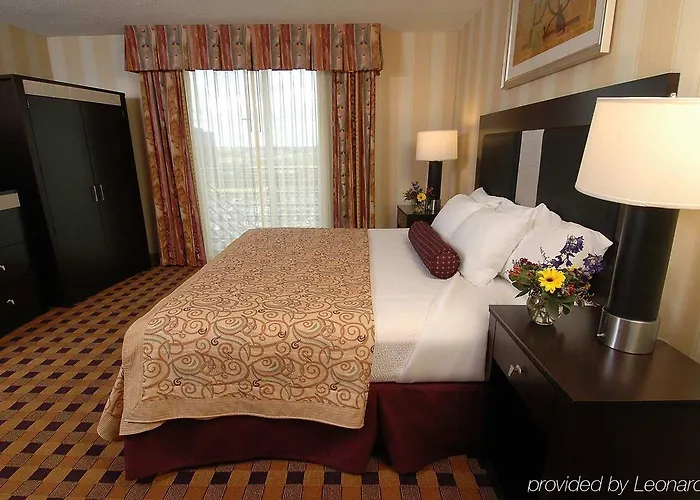 Hotel Embassy By Hilton Minneapolis Airport 4*